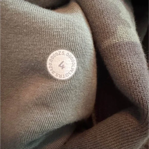Lululemon Scuba Crew sweatshirt Green Camo size 4 - Picture 4 of 5